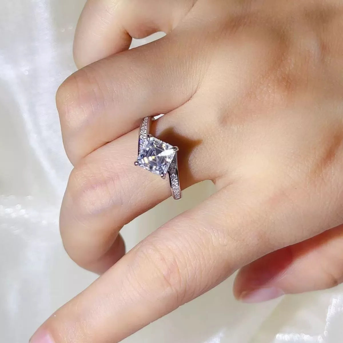 2 Carat Moissanite 925 Sterling Silver Ring