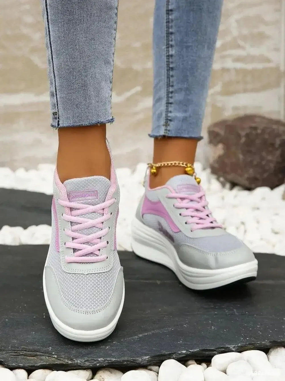 Breathable Lace-Up Contrast Mesh Athletic Sneakers