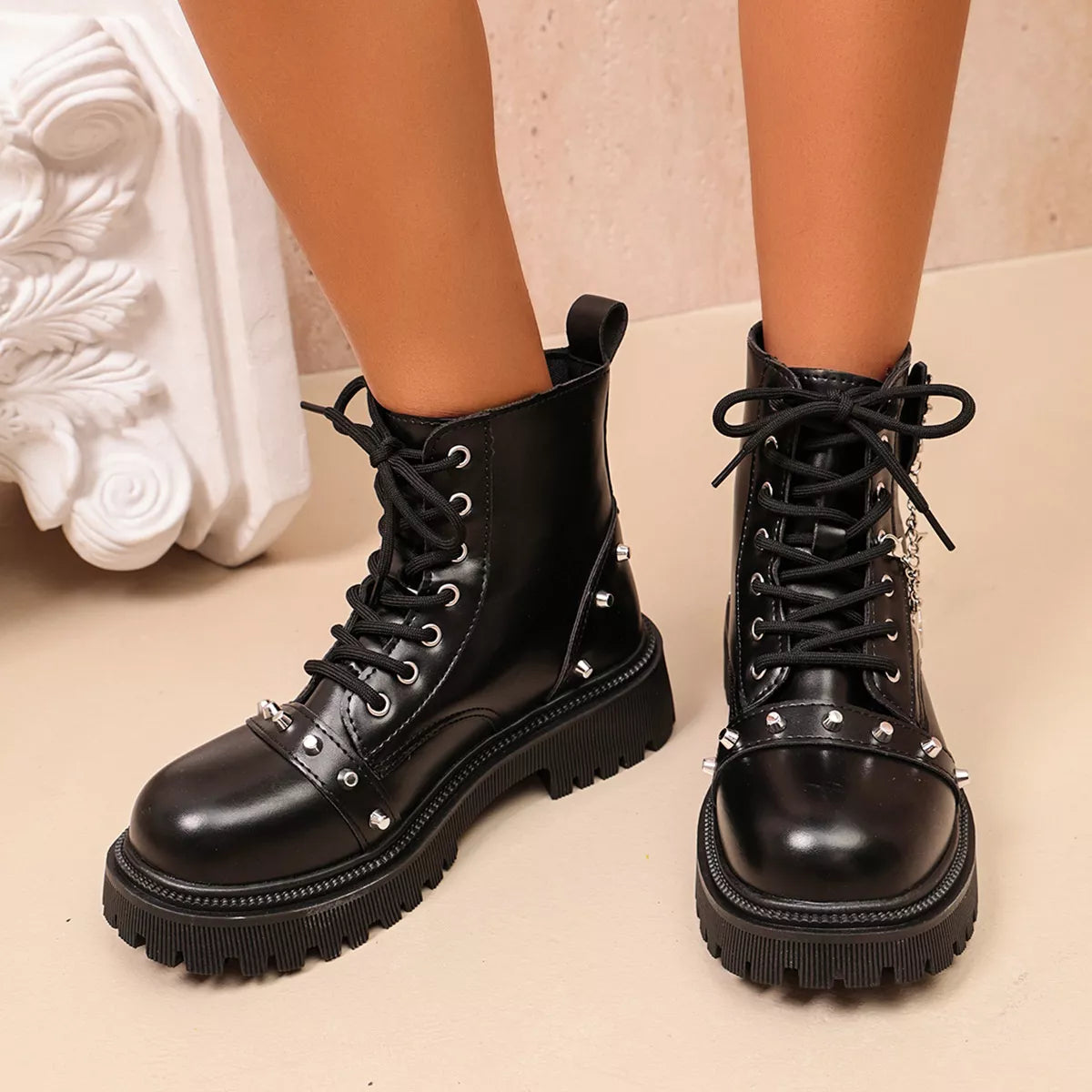 Round Toe Lace Up Boots