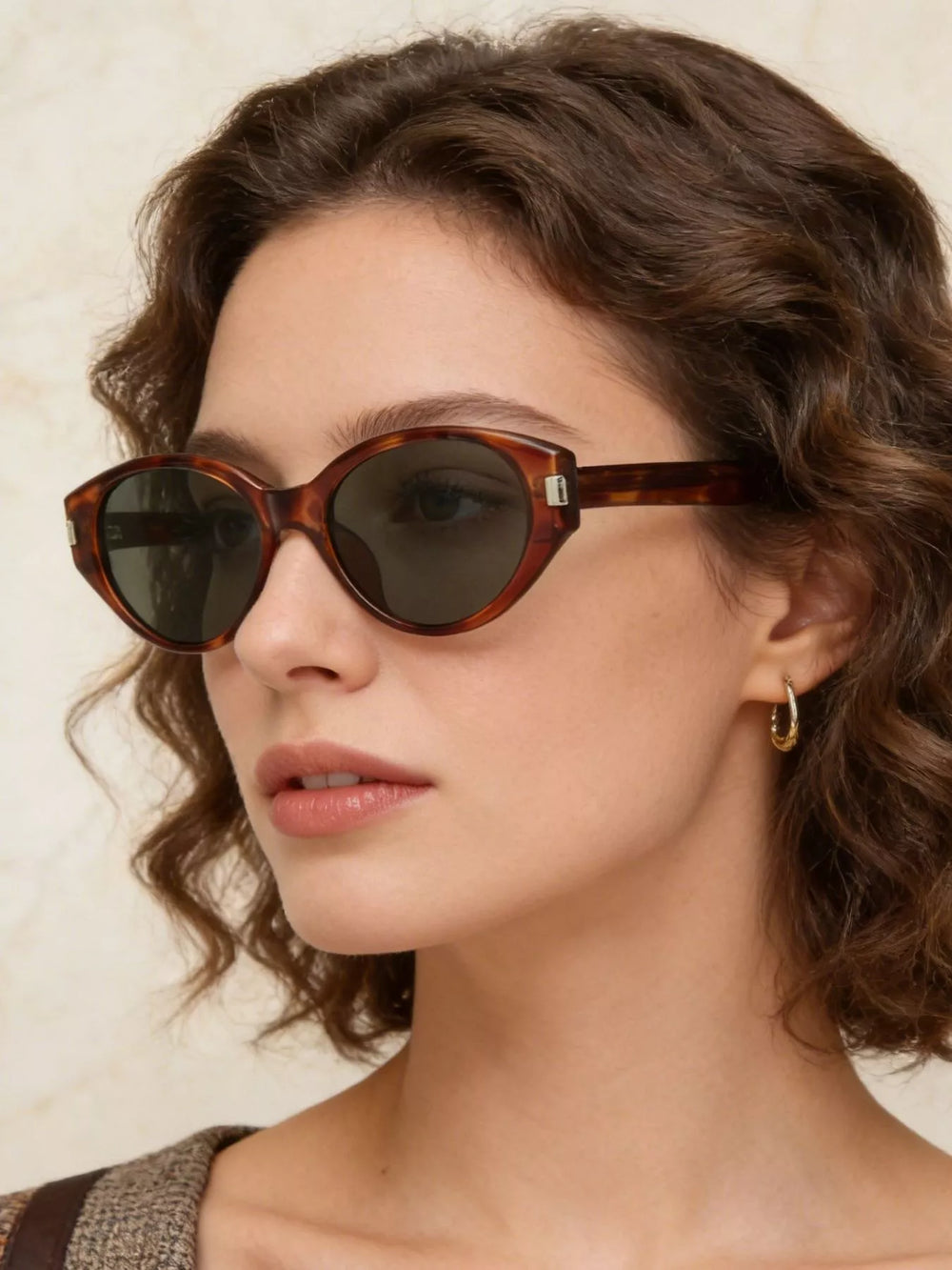 Lightweight Cat Eye Sunglasses